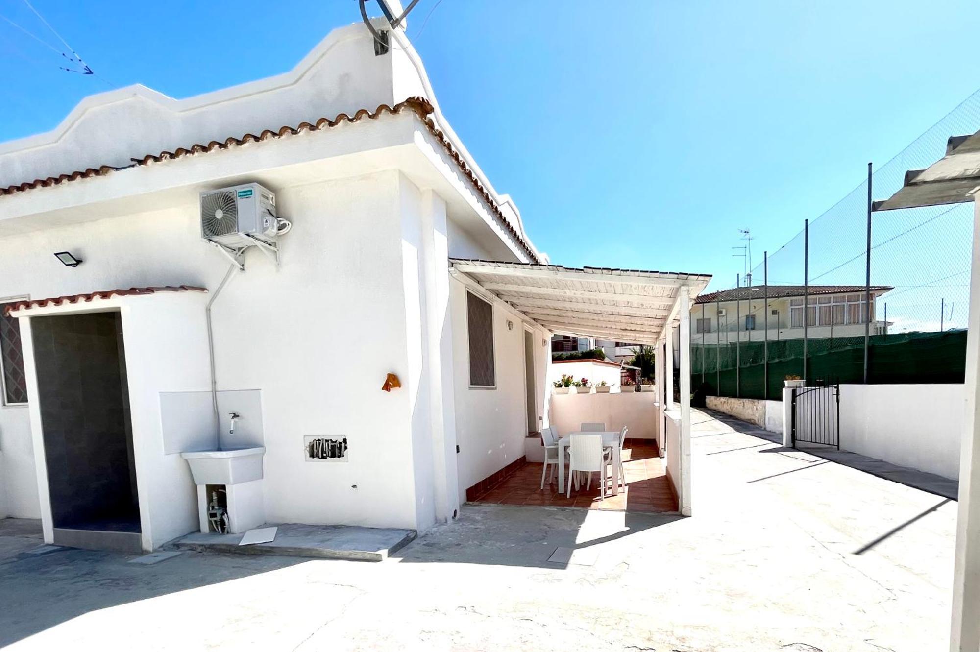 Villa Singola Amanda - 500M Dal Mare Пулзано Екстериор снимка